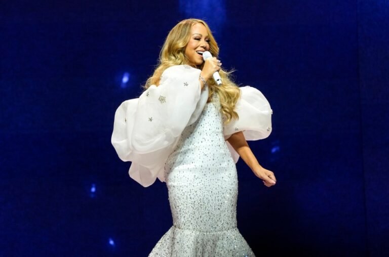 Mariah-Carey-Christmas-show-nov-19-2024-billboard-1548