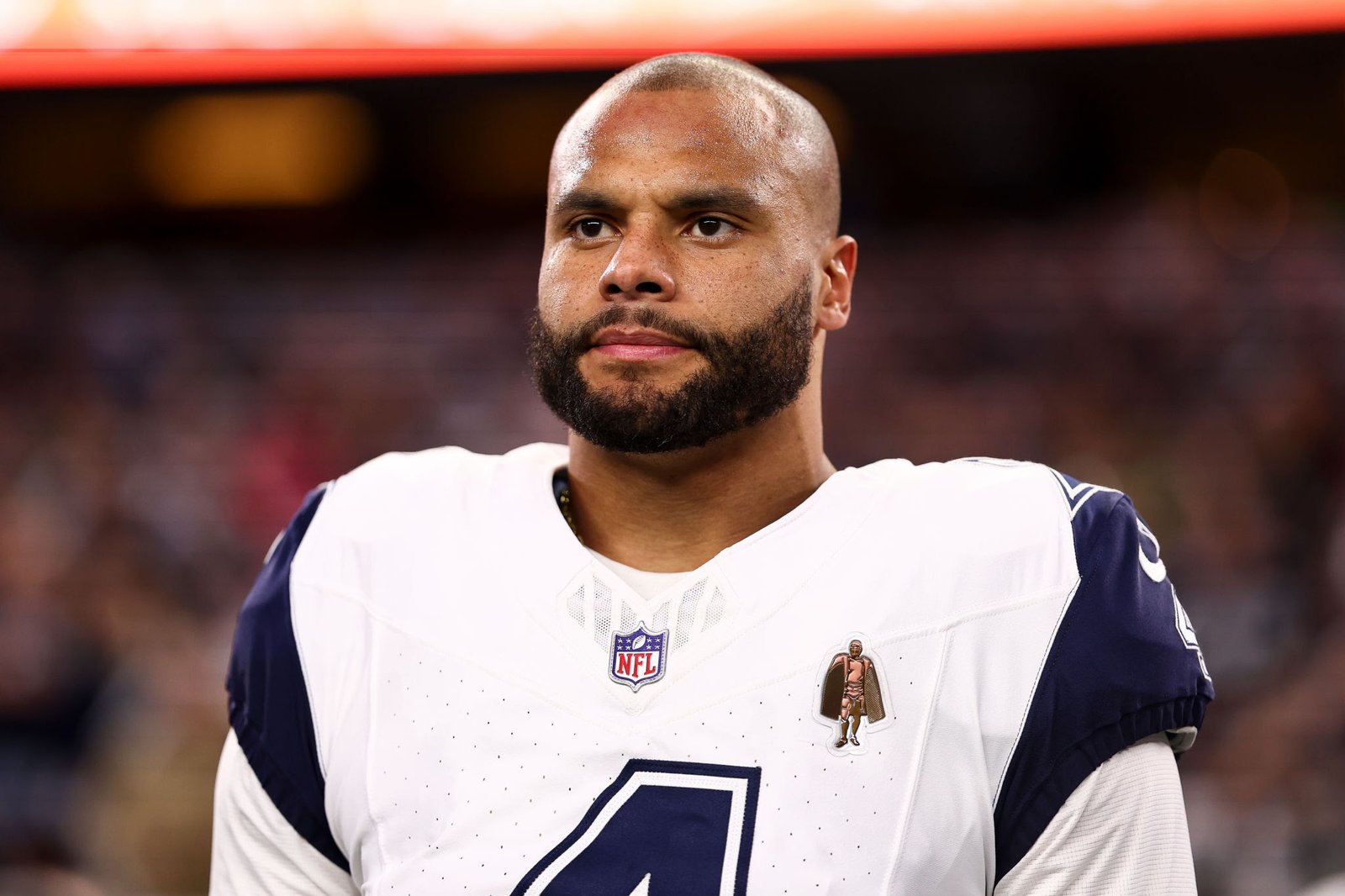 Cowboys’ Star Quarterback Sidelined with Injury as Playoffs Loom”